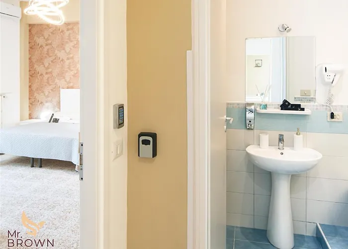 Mr. Brown - Marconi Guest house Rome